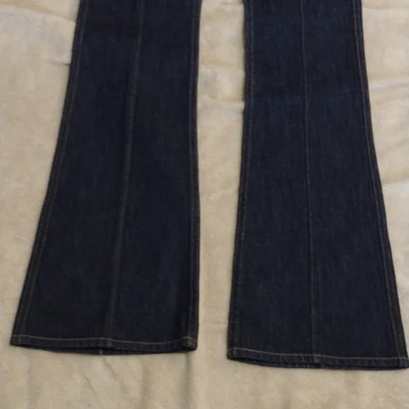 Levi's Jeans - Picture 3 of 16